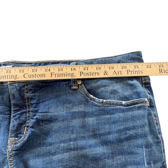 Torrid Stretch Denim Bermuda Jean Shorts Womens Plus Size 22 Distressed Raw Hem - Picture 11 of 14